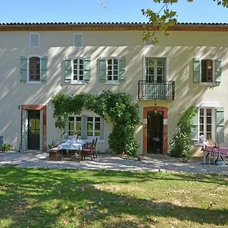 With Private Terrace In Artigat, Cleaning Included Vila *